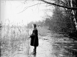 Nikolauksen odotettiin sitovan maan ja vedet jääkahleisiin. Kuva Lempäälän Mäyhäjärveltä 1950-luvun alusta. Kuva kuuluu Suomen maatalousmuseo Saran kokoelmiin. Kuva: Väinö Niemi