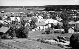 Loimaan Kino ja Bio-Baari sijaitsivat kuvan keskivaiheilla. Tilat ovat nykyisinkin elokuva- ja baarikäytössä.