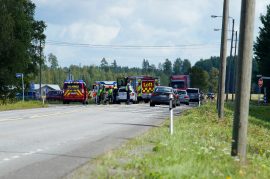 Liikenne oli onnettomuuspaikalla poikki noin puoli tuntia. Kuva: Simo Päivärinta