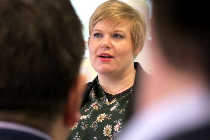 Parhaillaan perhevapaalla oleva Annika Saarikko palaa tiede- ja kulttuuriministerin tehtäviin ensi elokuussa. Kuva: LL arkisto / Kati Uusitalo.