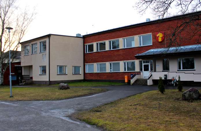 Kunnanvirastoa saatetaan purkaa entisen sosiaalitoimen seinään asti, jos purkamisesta syntyy aikanaan päätös.