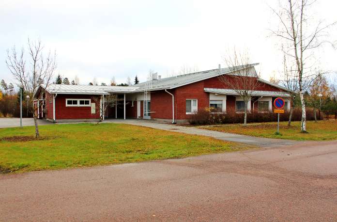 Hanhenpuisto sijaitsee Hirvikoskella Kitkonpuiston vieressä. Rakennuksen omistaa Loimaan kaupunki. Kuva: LL arkisto / Lari Kiviranta.