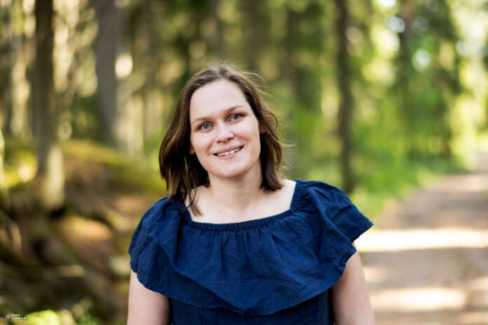 Loimaalaislähtöinen Vivianna Willman asuu nykyään avopuolisonsa Tuukan ja kaksivuotiaan tyttärensä Kertun kanssa Porvoossa.