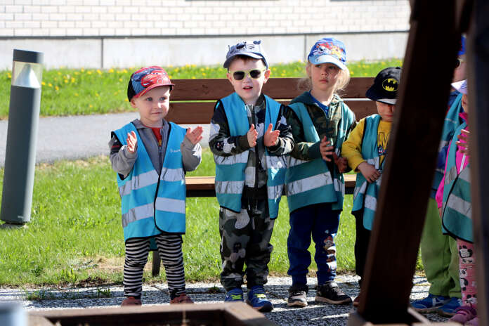 Jos sun lysti on -klassikko taittui Vilpereiltä kuin vettä vain, ja yleisöstäkin taputettiin. Vilho Siivola, 3, Vilho Anttila, 4, Vili Salokannel, 3, ja Elias Nurmi, 3, esiintyivät Attendo Mariiankartanon väelle.