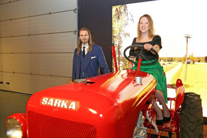 Museojohtaja Lauri Viinikkala ja projektityöntekijä Petra Nikula olivat erittäin tyytyväisiä On se kone! -näyttelyn onnistumisesta. He uskovat näyttelyn kasvattavan Saran kävijämäärää jonkin verran.