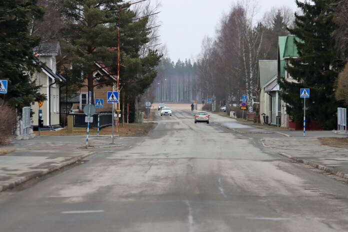 Kaupungin tämän kesän isoin päällystyskohde on Tampereentien ajorata. Sitä päällystetään niin sanotulta Esson sillalta Lapidukselle saakka. LL ARKISTO