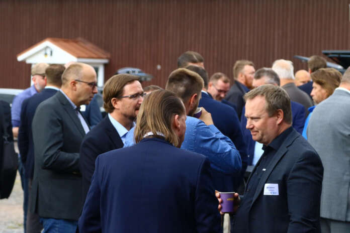 Puolustusteollisuus, verkostoituminen